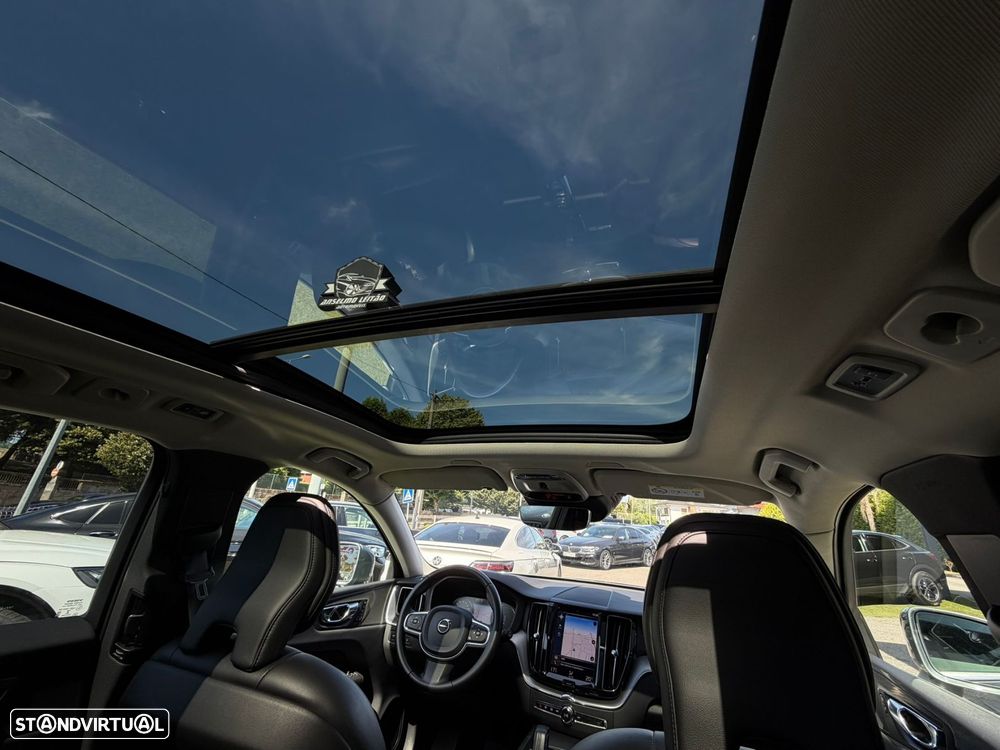 Volvo XC 60 2.0 T8 PHEV Momentum Plus AWD - 2