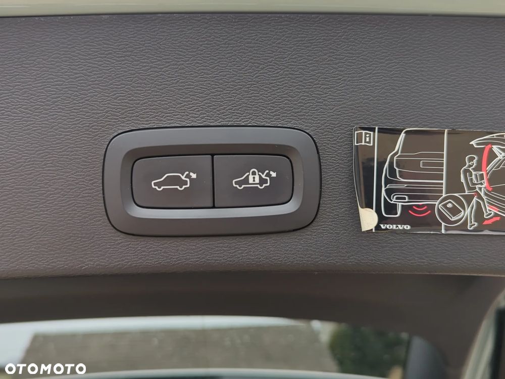 Volvo XC 40 T3 Momentum - 27