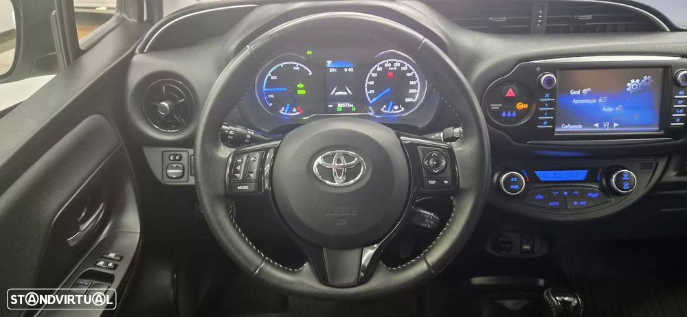 Toyota Yaris 1.5 HSD Comfort+P.Style - 40