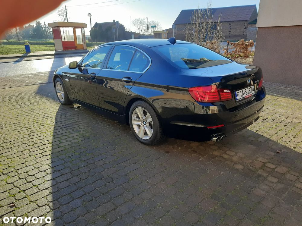 BMW Seria 5 528i - 12