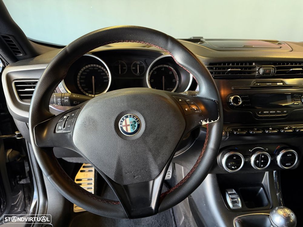 Alfa Romeo Giulietta 1.6 JTDm Veloce - 8