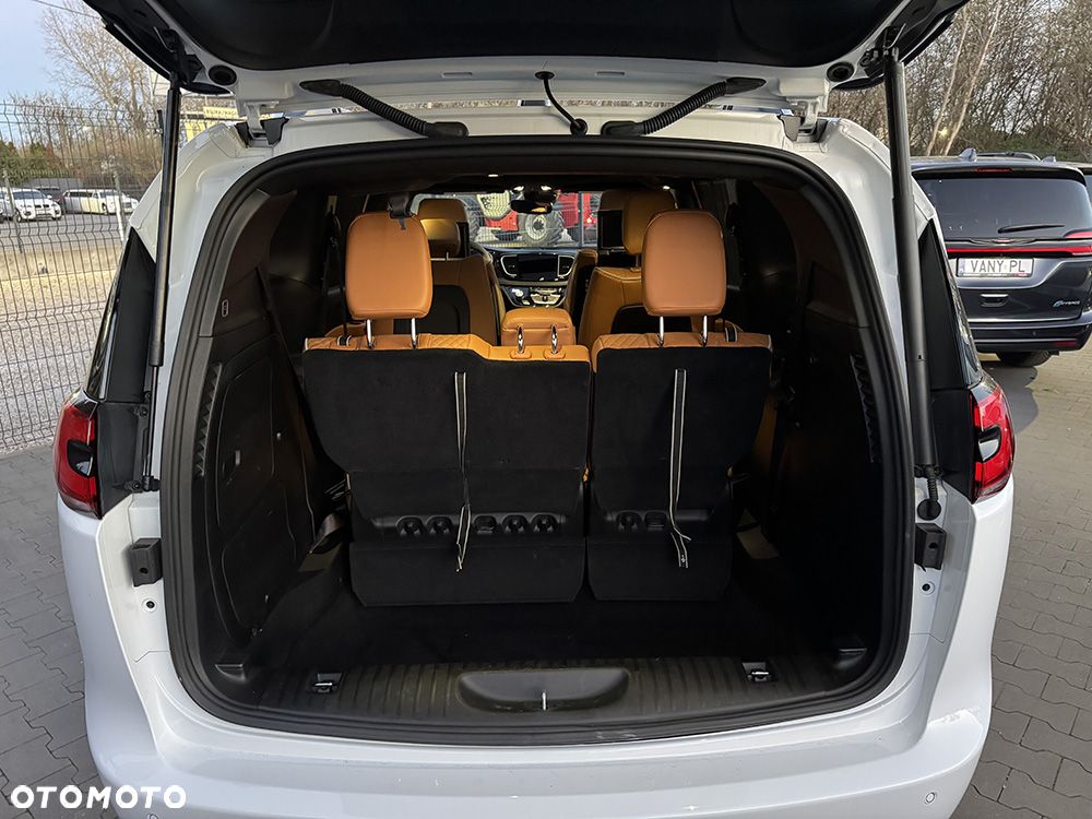 Chrysler Pacifica - 20