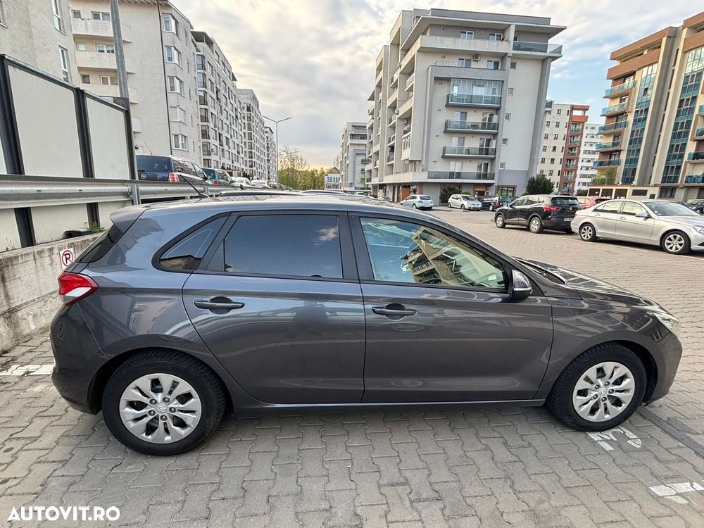 Hyundai i30 1.4 100CP 5DR M/T Comfort - 1