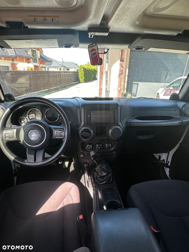 Jeep Wrangler - 8