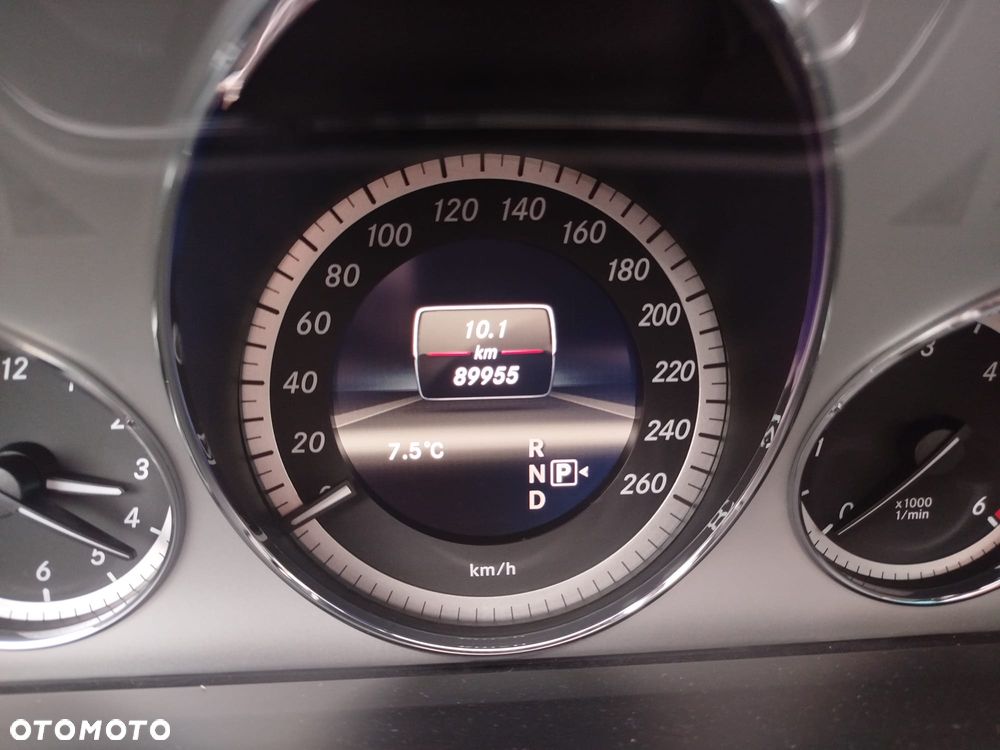 Mercedes-Benz Klasa E 250 CDI 4-Matic BlueEff Avantgarde - 29