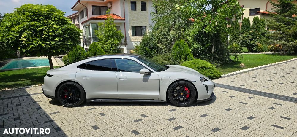 Porsche Taycan - 1