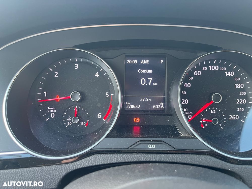 Volkswagen Passat - 2
