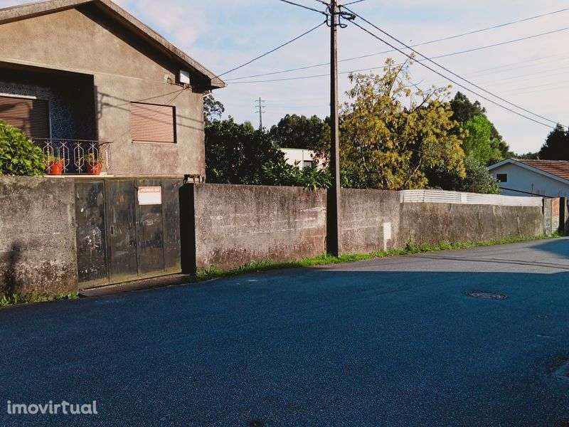 Moradia quatro frentes - Grande imagem: 2/9