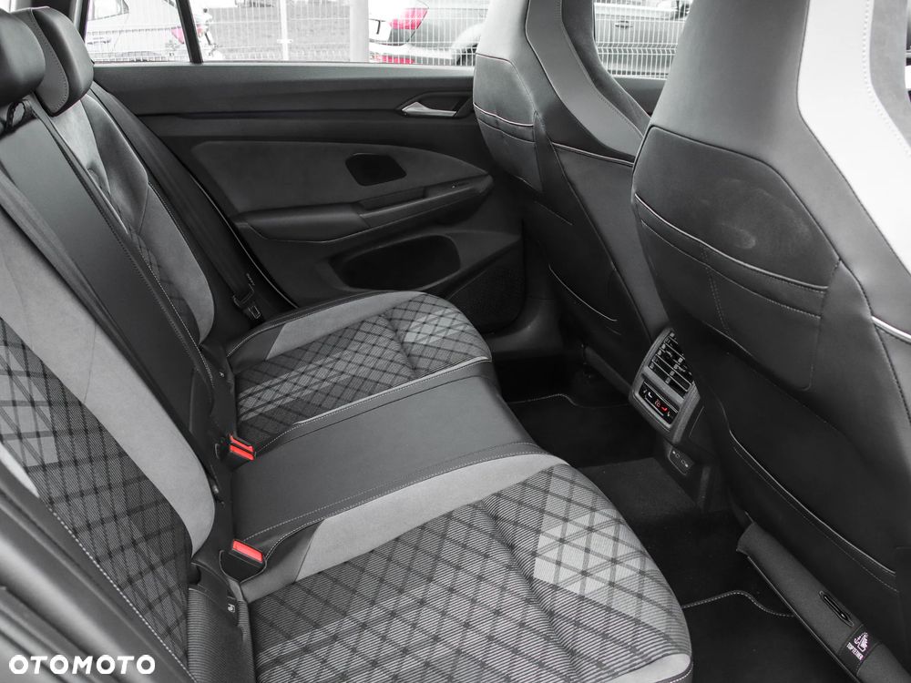 Volkswagen Golf Variant - 14