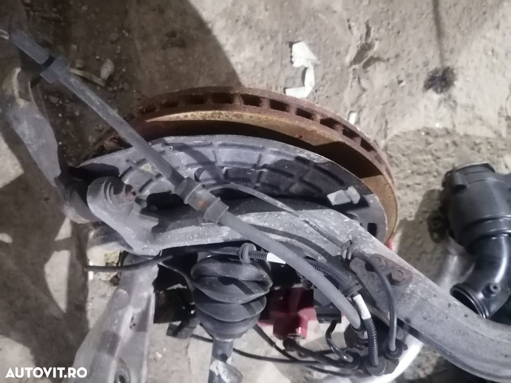 Fuzeta stanga fata maserati ghibli 3.0 benzina 2016 0670003576