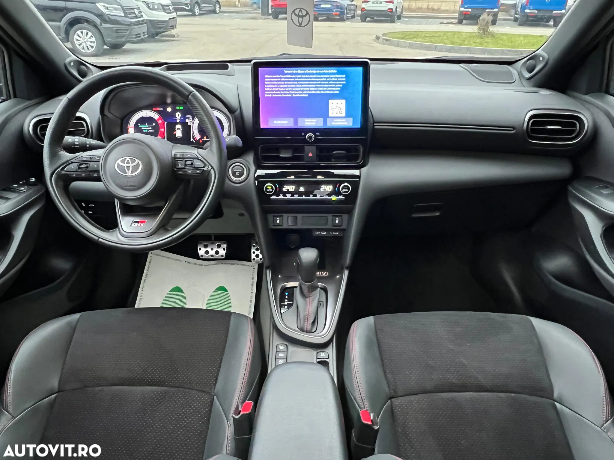 Toyota Yaris Cross 1.5 VVT-i HSD 4x2 Exclusive GR Sport - 13