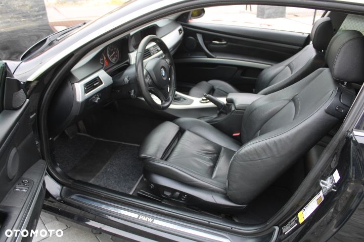 BMW Seria 3 330 Ci Edition Sport - 31