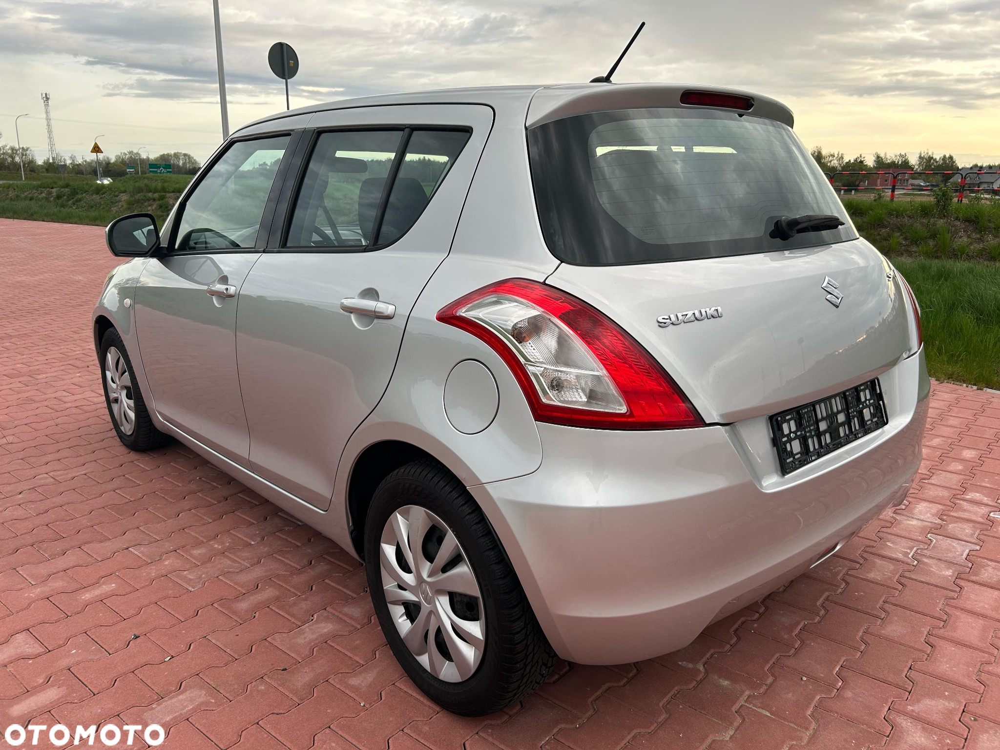 Suzuki Swift - 10