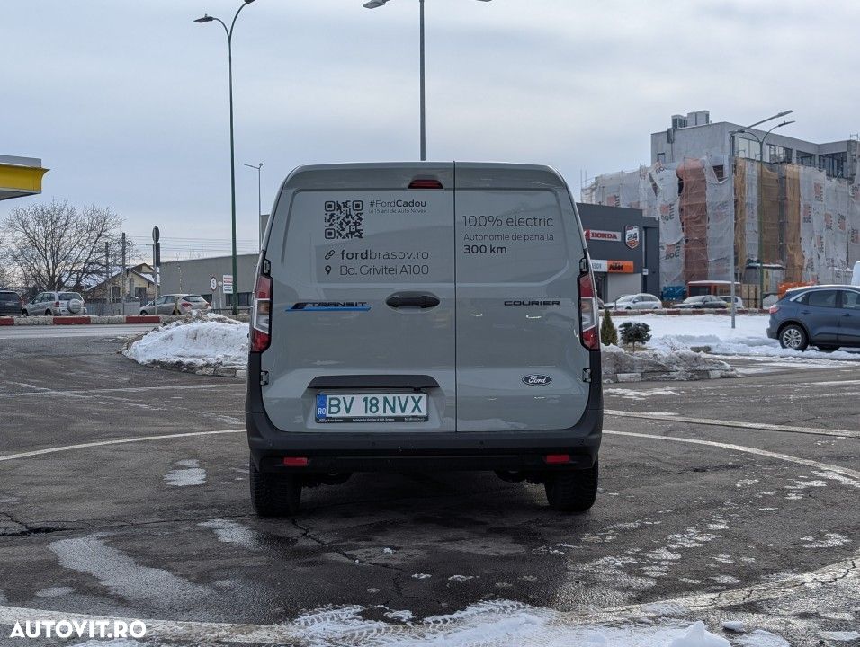 Ford Transit Courier - 6