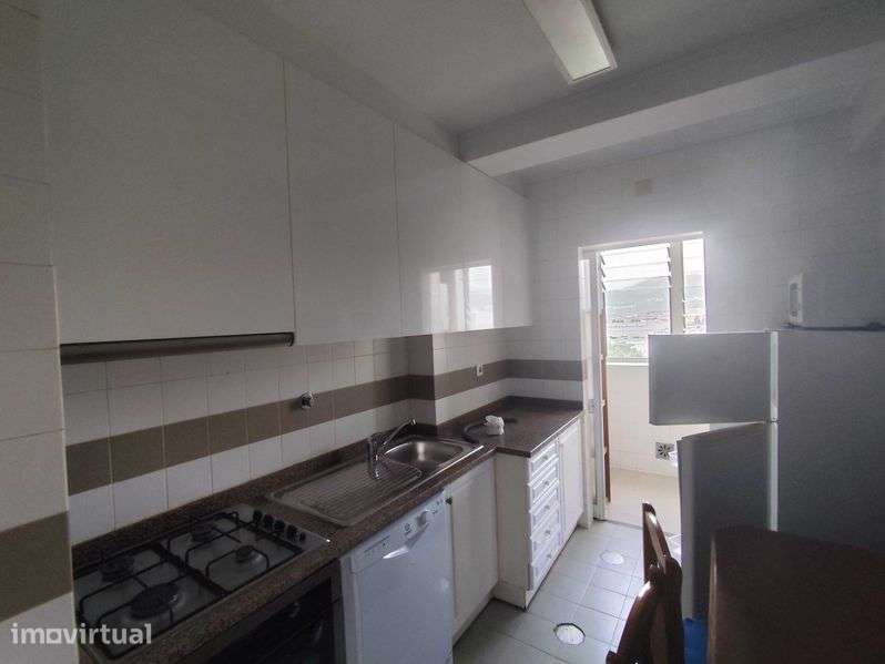 Apartamento T2 junto ao Shopping - Grande imagem: 3/8