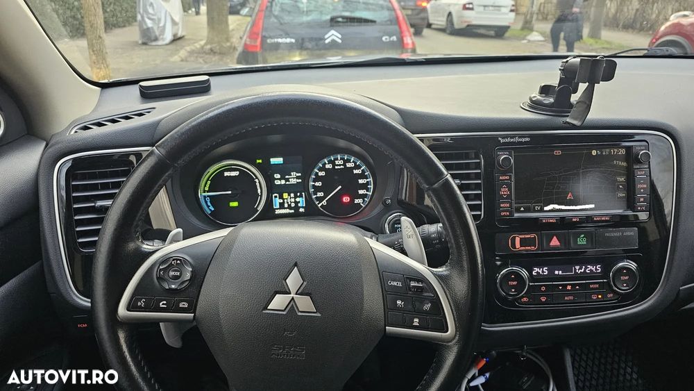 Mitsubishi Outlander 2.0 4WD Top - 6