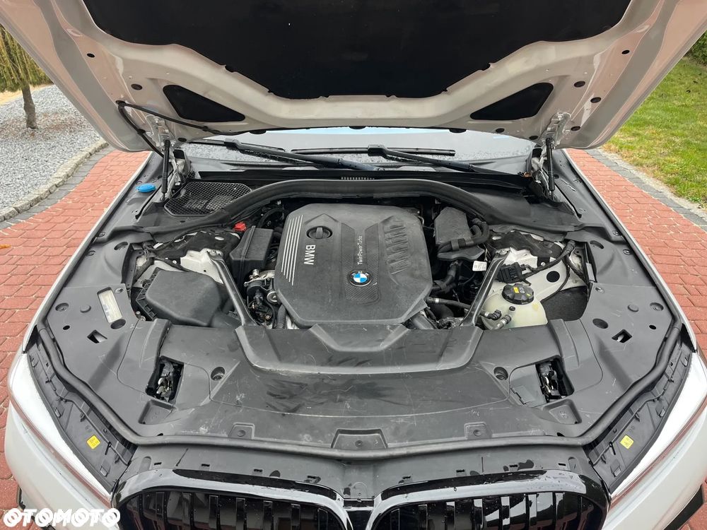 BMW Seria 7 740d xDrive - 23