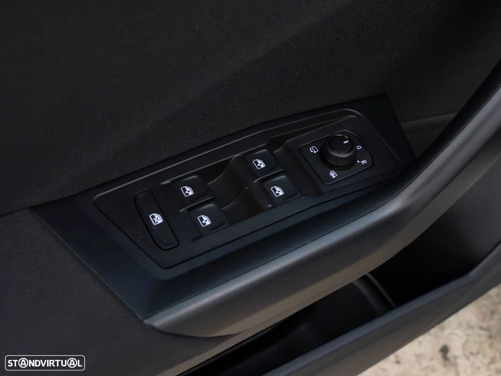 VW T-Roc 1.0 TSI Urban - 19