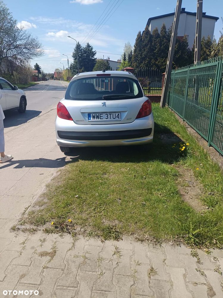 Peugeot 207 - 3