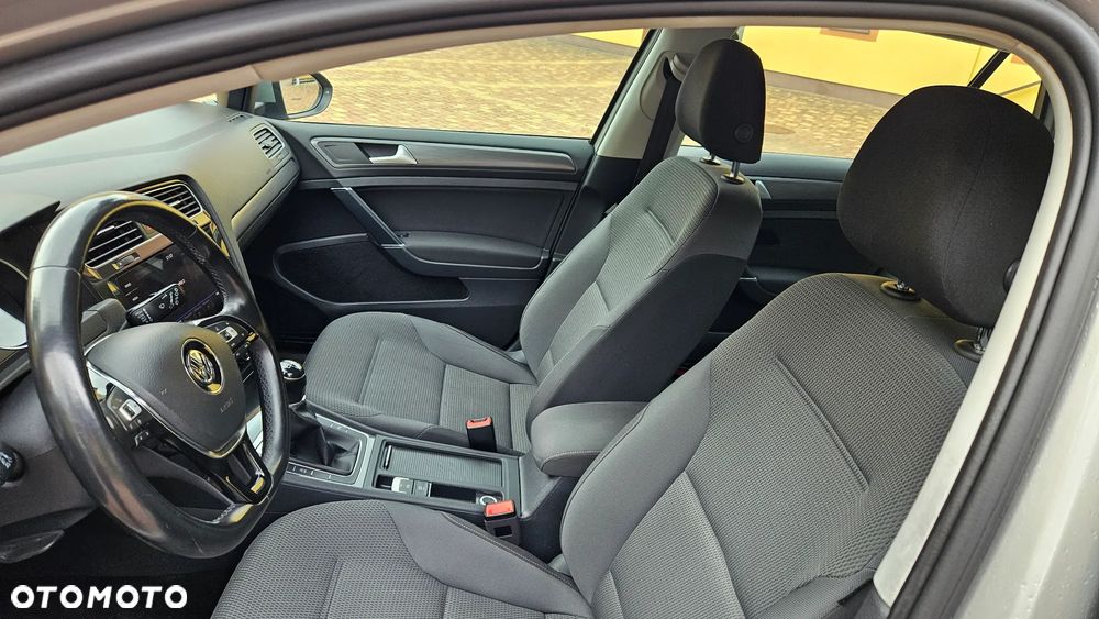 Volkswagen Golf 1.5 TSI BMT Comfortline - 12
