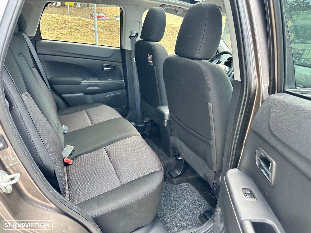 Mitsubishi ASX 1.6 MIVEC Intense - 35