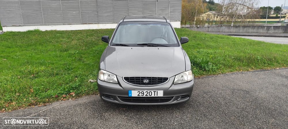 Hyundai Accent 1.3 GLS - 2