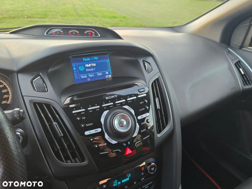Ford Focus 2.0 EcoBoost ST - 21