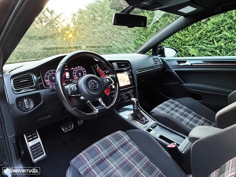 VW Golf GTI Performance BlueMotion DSG - 14