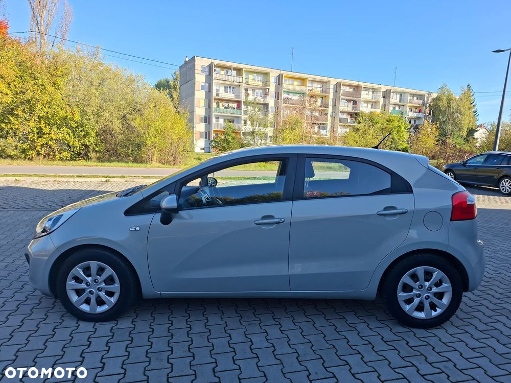 Kia Rio 2011 photo 5