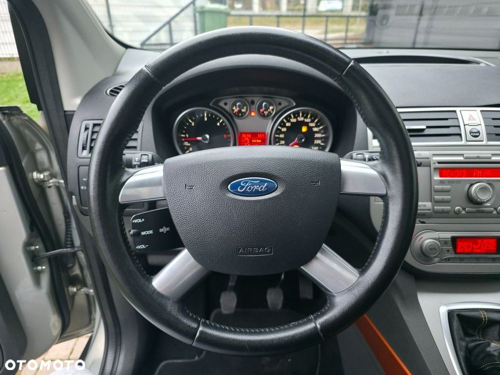 Ford Kuga - 21