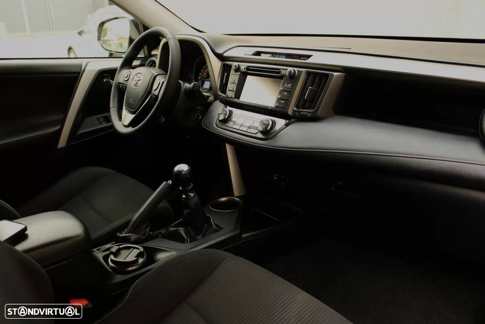 Toyota RAV4 2.0 D-4D Comfort+GPS - 34