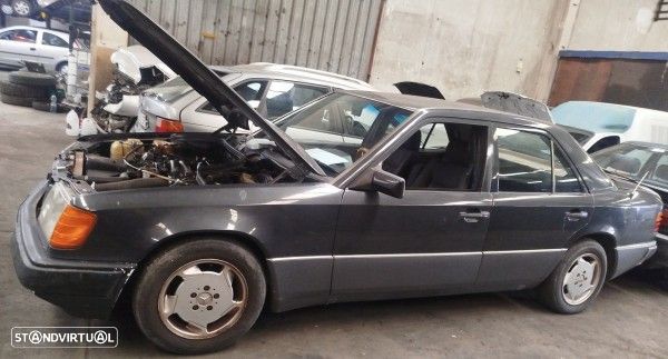 Para Peças Mercedes-Benz Três Volumes (W124) - 2