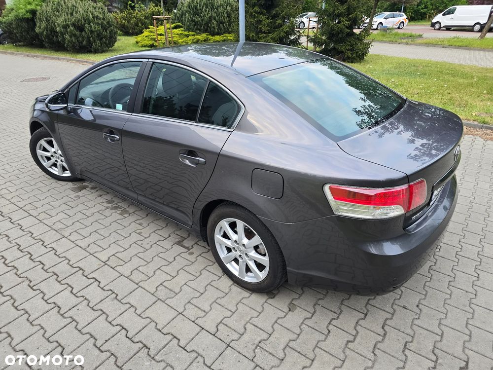 Toyota Avensis 2.0 D-4D Luna - 24