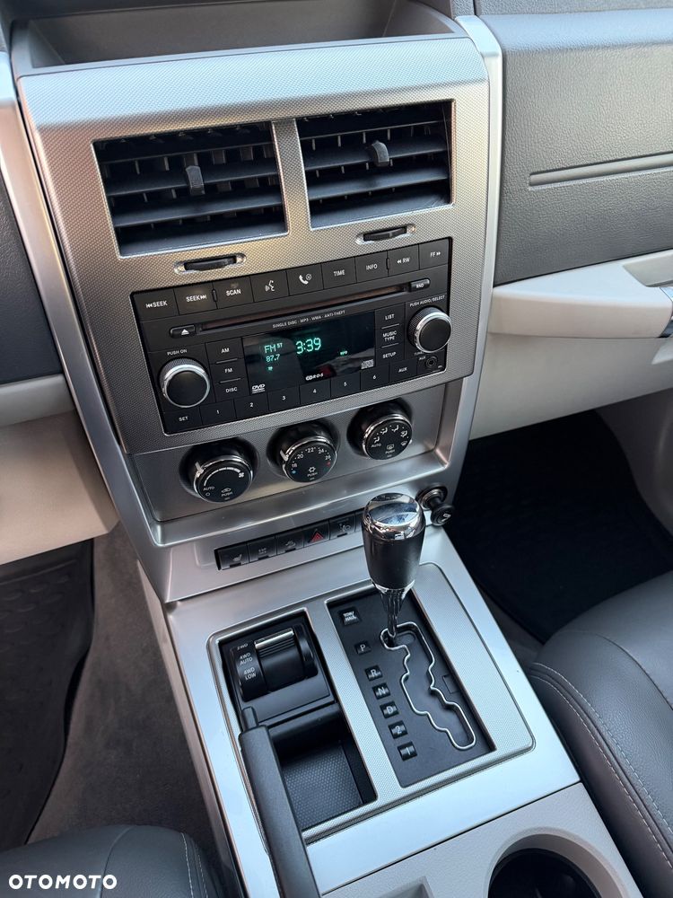 Jeep Cherokee - 30