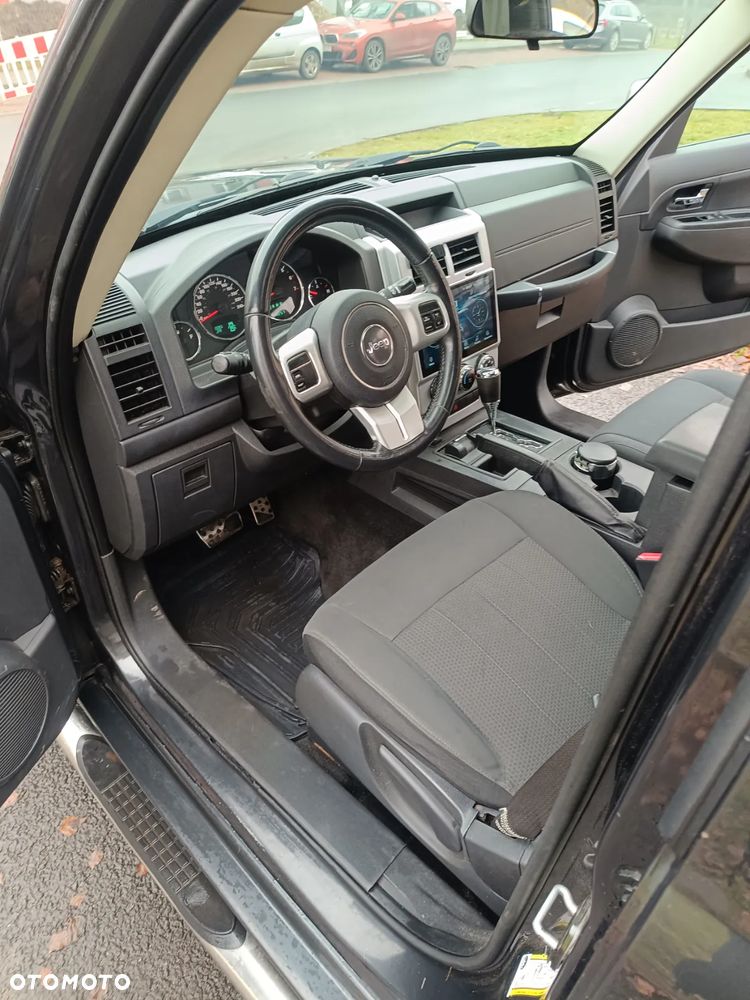 Jeep Liberty ver-3-7-4x4 - 16