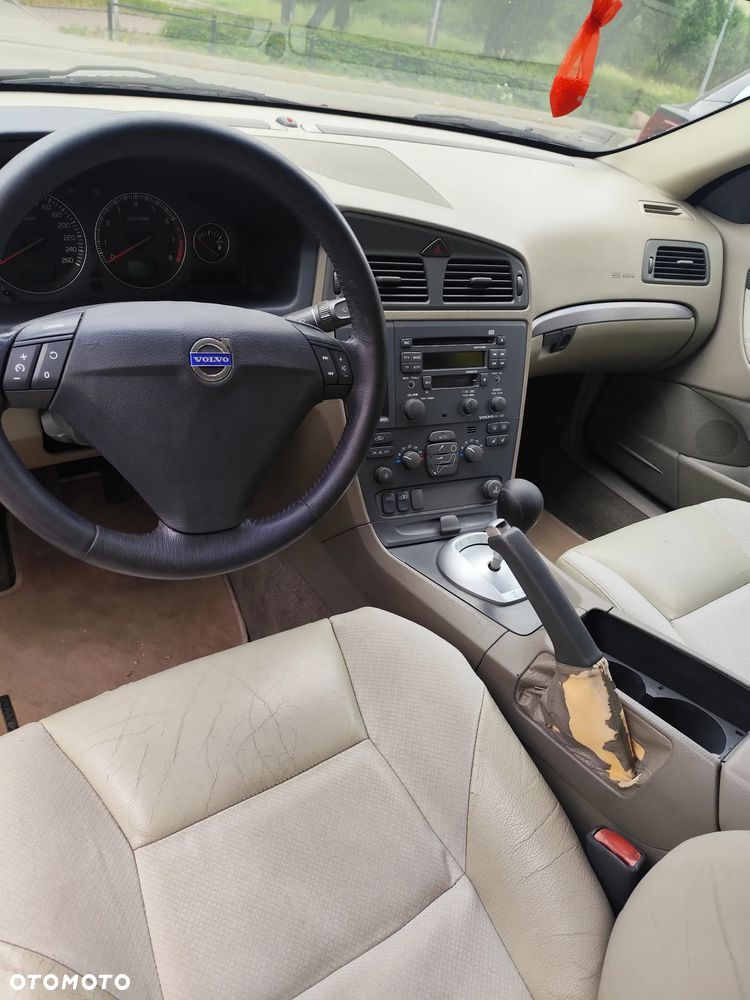 Volvo S60 2.4 T - 6