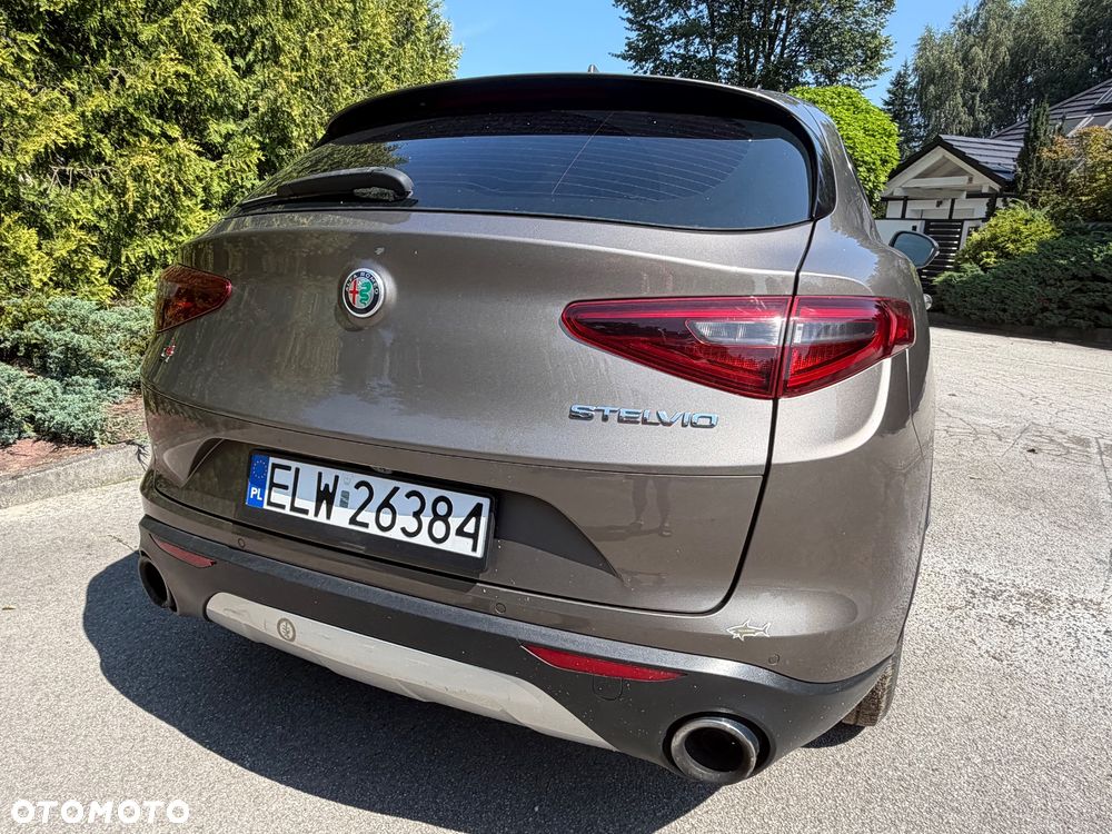 Alfa Romeo Stelvio 2.2 JTDM Q4 - 4