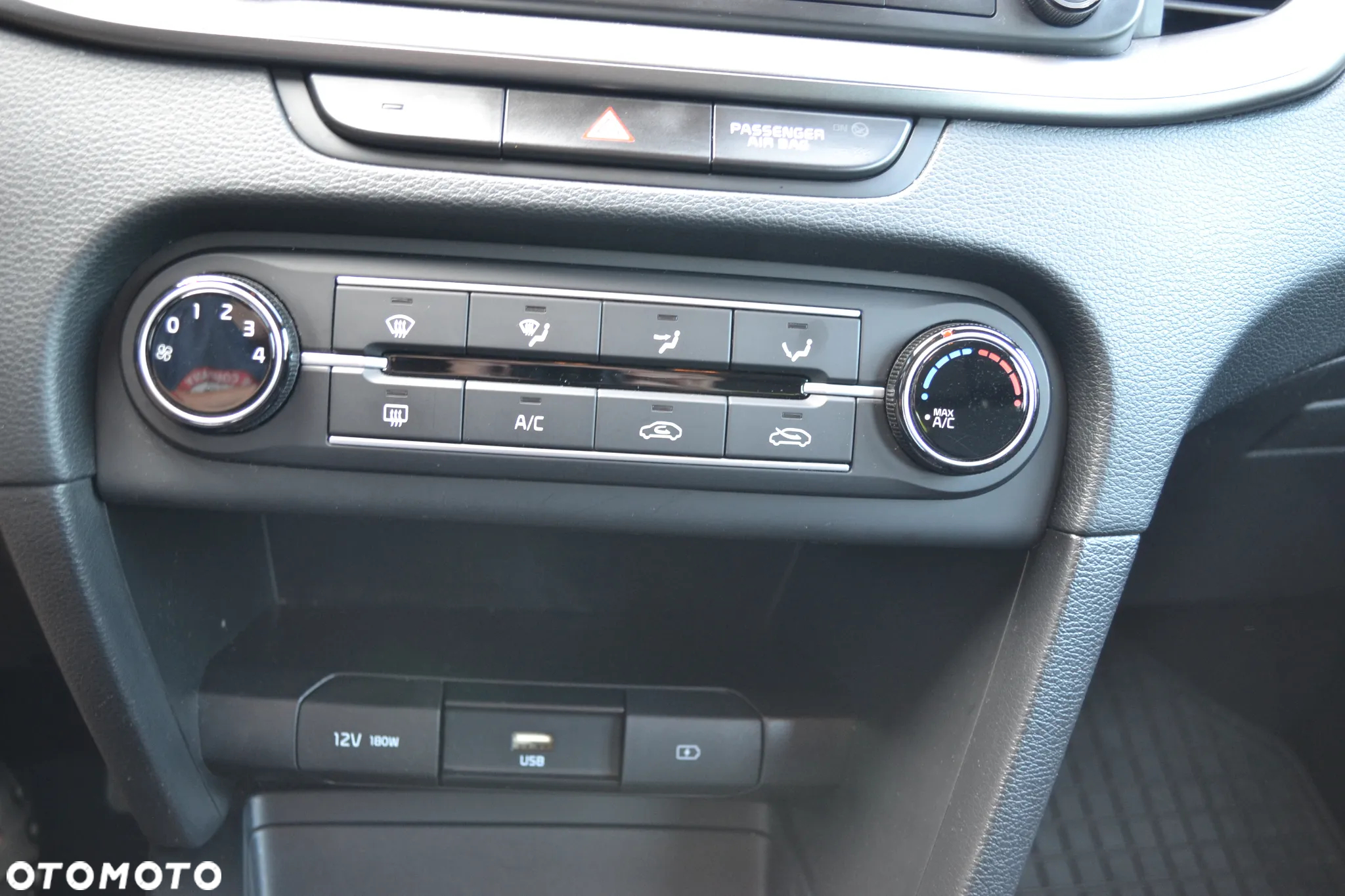 Kia Ceed 1.6 CRDi SCR M - 19