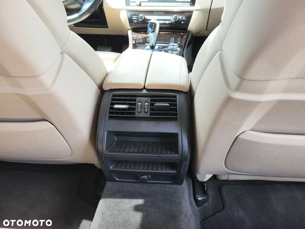 BMW Seria 5 528i - 21