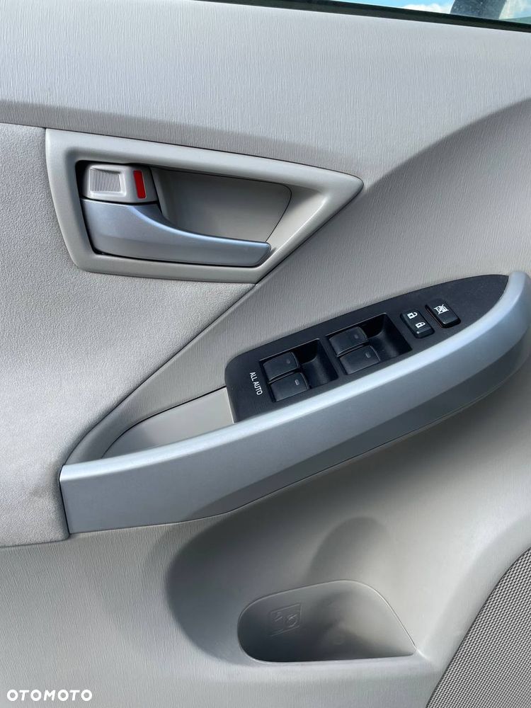 Toyota Prius (Hybrid) Comfort - 15