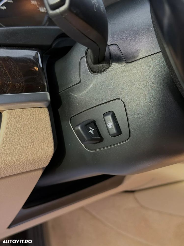 BMW Seria 5 528i xDrive Aut. - 31