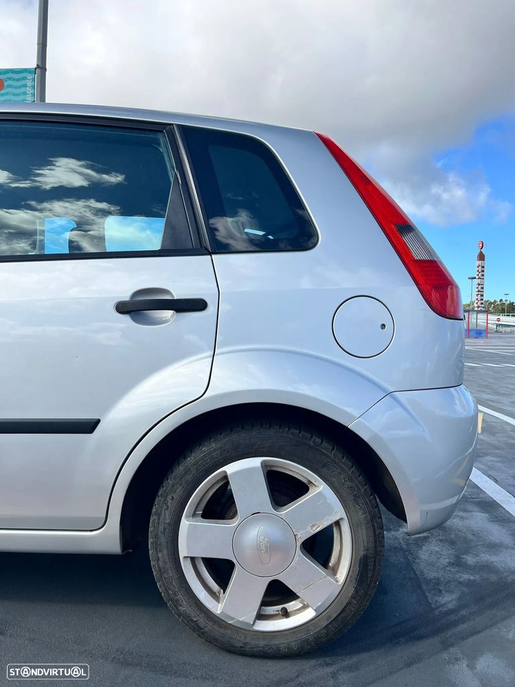 Ford Fiesta - 10
