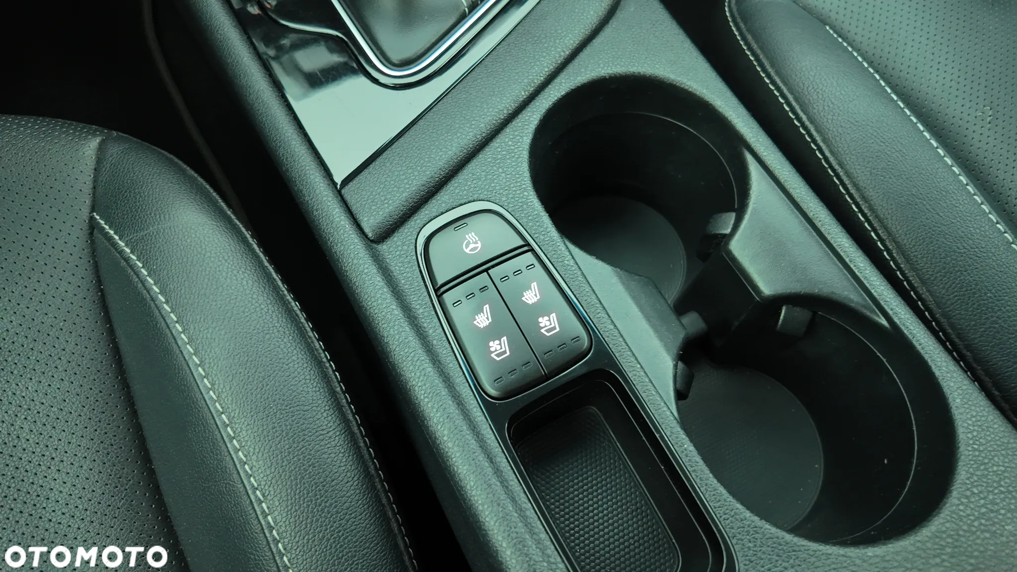 Kia Niro 1.6 GDI Hybrid L Business Line - 29