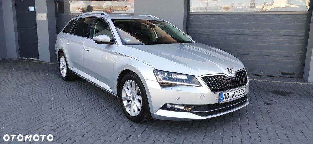 Skoda Superb 2.0 TDI DSG Ambition - 2