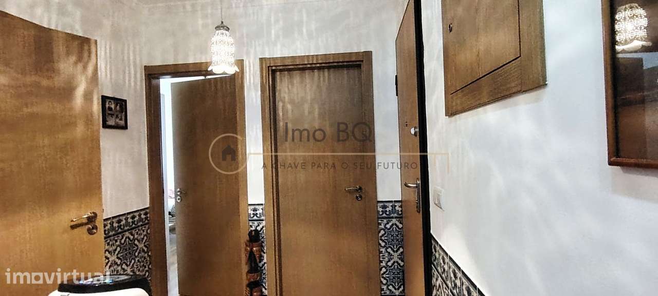 T2 Renovado Pç Chile/ Pç Paiva Couceiro - Grande imagem: 4/17