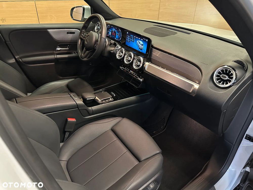 Mercedes-Benz GLB 200 7G-DCT - 7