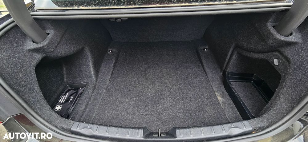 BMW Seria 3 320d - 16