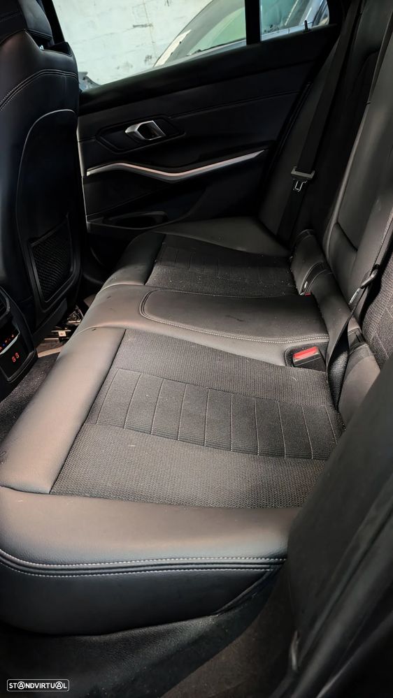 BMW 320 e Touring Corporate Edition Auto - 16