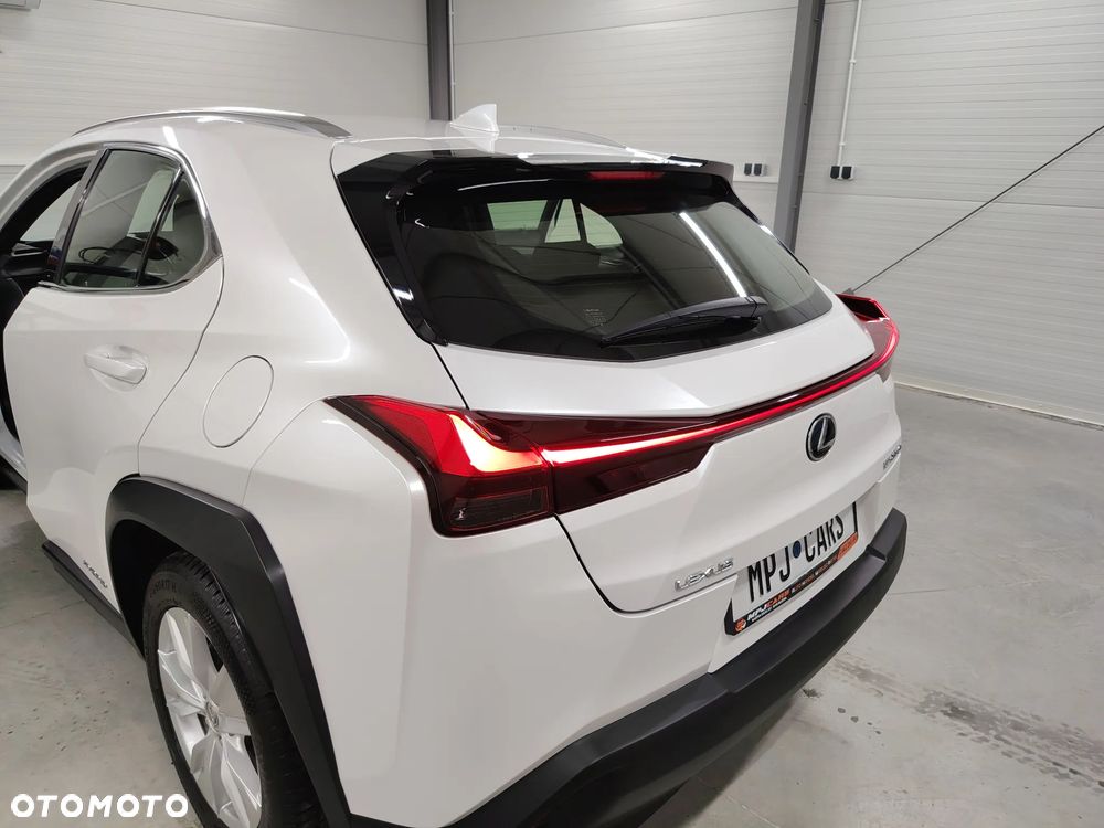 Lexus UX 250h Elegance 2WD - 37