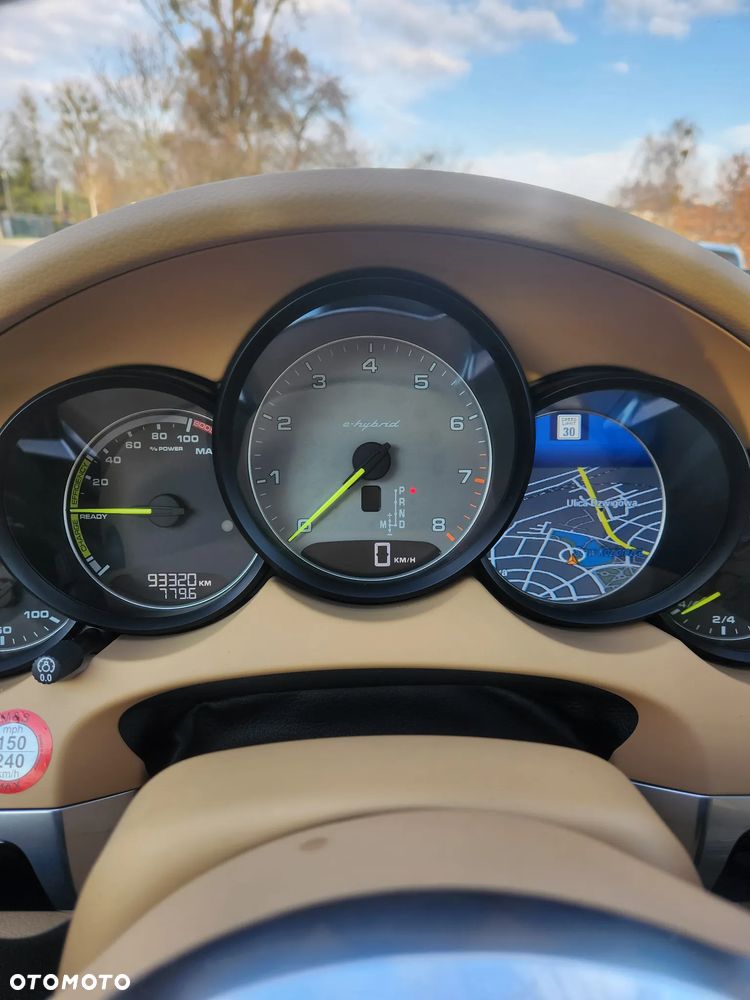 Porsche Cayenne S E-Hybrid - 15